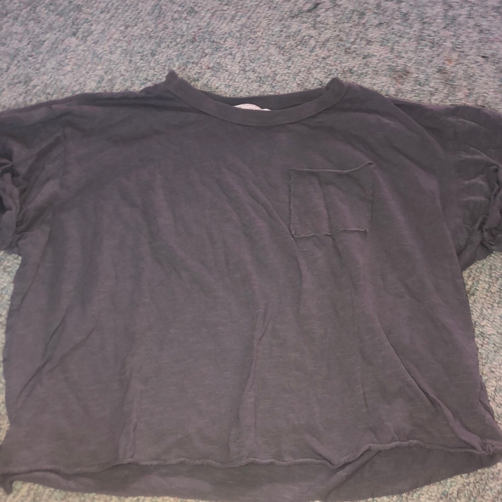 grey cropped t shirt